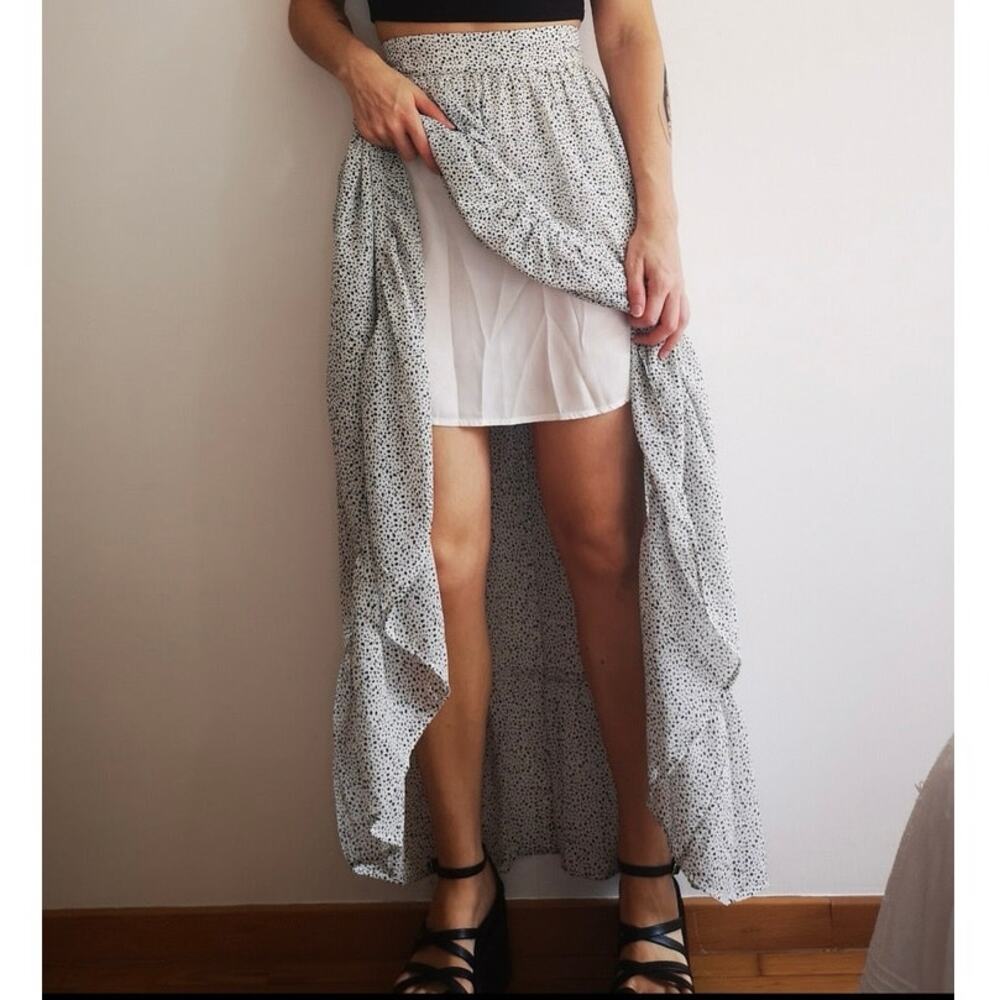H&M white and black polka dot skirt ⚫️⚪️ - Picture 4 of 8